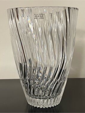 9 x 6 Towle Clear 24% Lead Crystal Swirl Vase Made in Poland